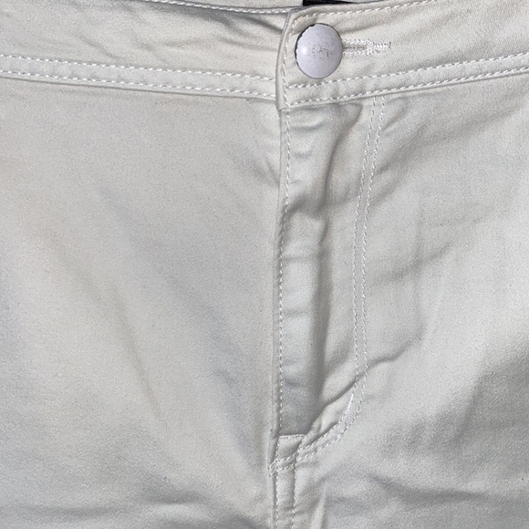 Roz & Ali Plus Size Jean Capris - Picture 3 of 9